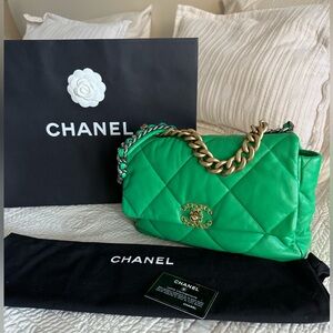Chanel leather large 19 flap bag goatskin Kelly green